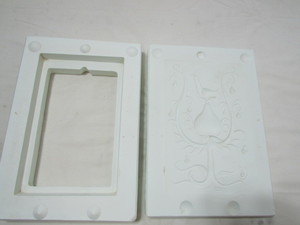 lot 171 image: White Horse Slip Mold