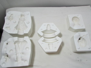 lot 195 image: Byron Slip Molds