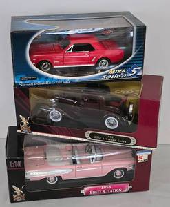 lot 208 image: Three Die-Cast Vehicle Replicas