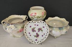 lot 212 image: Lovely Vintage China Options