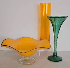 lot 222 image: Vibrant Vase  Bowl Decor Options