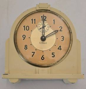 lot 224 image: Vintage Gilbert MCM Clock with Art Deco Styling