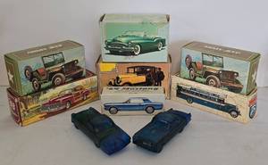 lot 232 image: Avon Mens Vehicle Replica Aftershave Collection