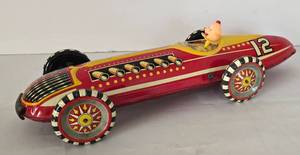 lot 244 image: Vintage MARX Toys Tin Wind-Up Streamline #12 Racer