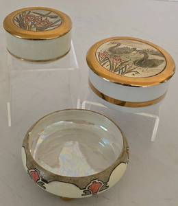 lot 254 image: The Art of Chokin Porcelain & German Vanity Pieces