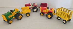lot 255 image: Three Vintage TONKA Toys Tractor & Trailer Sets