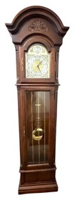 lot 15 image: Gorgeous Howard Miller Grandfather Clock
