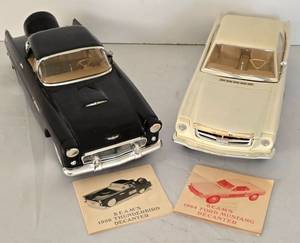 lot 282 image: Pair of Vintage Vehicle Replica Jim Beam Decanters