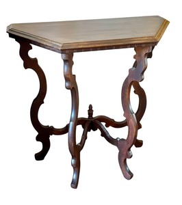 lot 22 image: Vintage Baroque Style Wooden Side Table  Hall Table