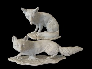 lot 27C image: Set of 2 Kaiser Germany Porcelain Fox Figurines, 569 and 565