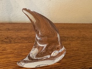 lot 34 image: Daum France Signed Crystal Fish Sculpture 3.5 Inch
