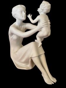 lot 36 image: Vintage Kaiser Bisque Porcelain Mother and Child Figurine