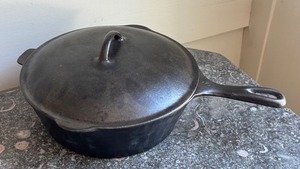 lot 40 image: Vintage Vollrath Ware Cast Iron Skillet with Lid, USA Made