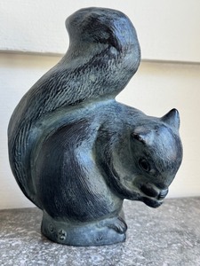 lot 65 image: Vintage Cast-Iron Squirrel Figurine 8 Inch Tall Decorative Sculpture  Door Stop