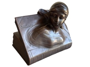 lot 70 image: Vintage Art Deco Bronze Bookend Bust Beatrice