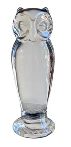 lot 75 image: Vannes Crystal Owl Figurine 8.75 Inches Tall