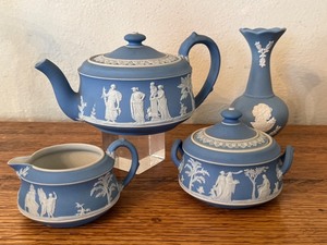 lot 84 image: Vintage Wedgwood Blue Jasperware Tea Set with Vase - 4 Pieces