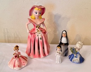 lot 102 image: Set of 5 Vintage Ceramic Figurines Including Josef Originals and Kreiss & Co 9.75 Inch