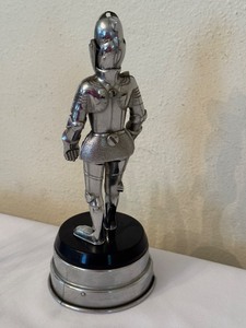 lot 110 image: Vintage Knight in Armor Table Lighter
