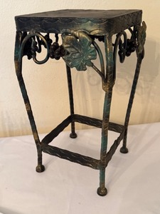 lot 114 image: Decorative Metal Plant Stand with Grape Leaf Design