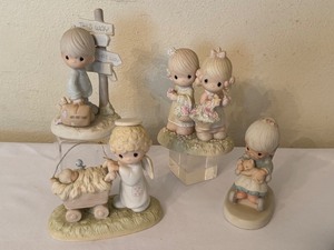 lot 119 image: Set of 4 Precious Moments Enesco Figurines Assorted Designs