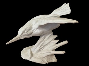 lot 120C image: Kaiser West Germany Porcelain Kingfisher Bird Figurine with Chipped Wing