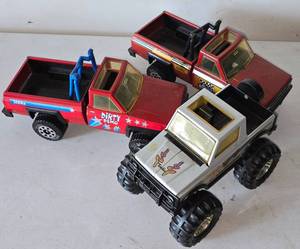 lot 299 image: Tonka Dirty Demo Truck, Tonka Commando Jeep and Tonka Road Runner
