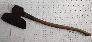lot 421 image: Large Vintage Axe
