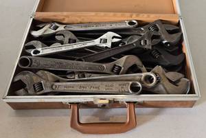 lot 423 image: Vast Selection of Crescent Wrenches in Hinged Case