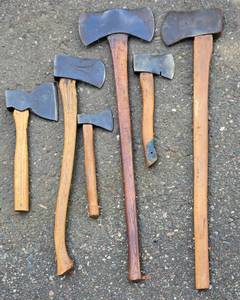 lot 427 image: Collection of 5 Vintage Axes with Kleen Kutter and Various Makers