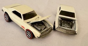 lot 131 image: Pair of Hot Wheels 1967 Redlines Camaro Die-Cast Cars