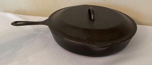 lot 132 image: Vintage Cast Iron Skillet with Lid, Size 10, 11.25 Inch Diameter