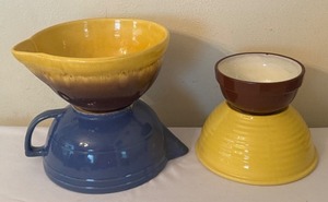 lot 151 image: Set of 3 Vintage Mixing and Batter Bowls Assorted Colors