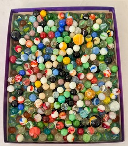 lot 346 image: Collection of Assorted Vintage Marbles in Box 9 x 12