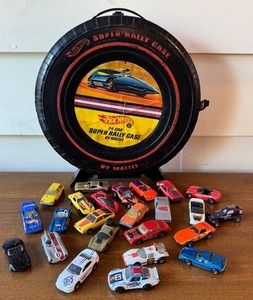 lot 367 image: Hot Wheels Super Rally Case with 22 Die-Cast Cars by Mattel