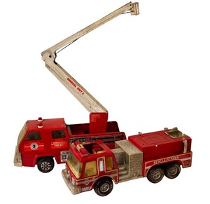 lot 369 image: Pair of Vintage Tonka Snorkel Fire Trucks