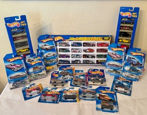 lot 377 image: Hot Wheels Die-Cast Car Collection with 20-Car Gift Set and Multiple Packs