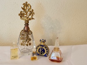 lot 384 image: Collection of 4 Vintage and Decorative Perfume Bottles