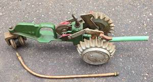 lot 450 image: Vintage Cast Iron Traveling Tractor Lawn Sprinkler