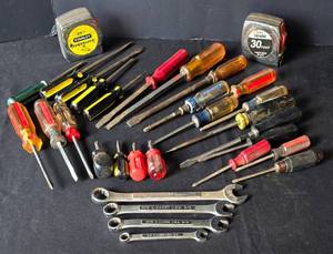 lot 451 image: Large & Varied Hand Tool Lot