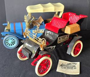 lot 455 image: Pair of Jim Beam Vehicle Replica Decanters