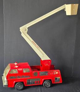 lot 462 image: Vintage TONKA Snorkel Unit Three Fire Rescue Truck