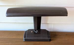 lot 302 image: Vintage Underwriters Laboratories Desk Table Lamp