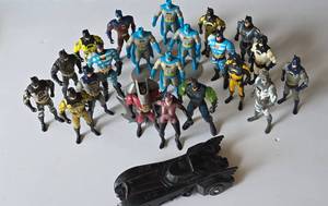 lot 524 image: Large Selection of Vintage Batman Series Figures & More