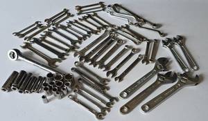 lot 527 image: Variety of Wrenches
