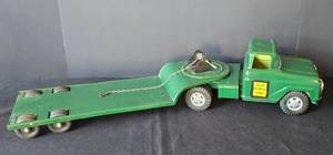 lot 534 image: Vintage Tonka Ramp Hoist Truck, Green  State Hi-Way Dept. Flat Bed Tow Truck Toy