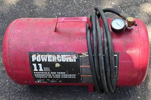 lot 539 image: Powerbuilt 11-Gallon Portable Air Tank