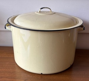 lot 504 image: Vintage Enamel Stock Pot