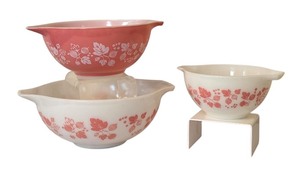 lot 35T image: Vintage Pyrex Gooseberry Cinderella Nesting Bowls Set of 3