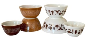 lot 68T image: Vintage Pyrex Early American and Woodland Mixing Bowls Set